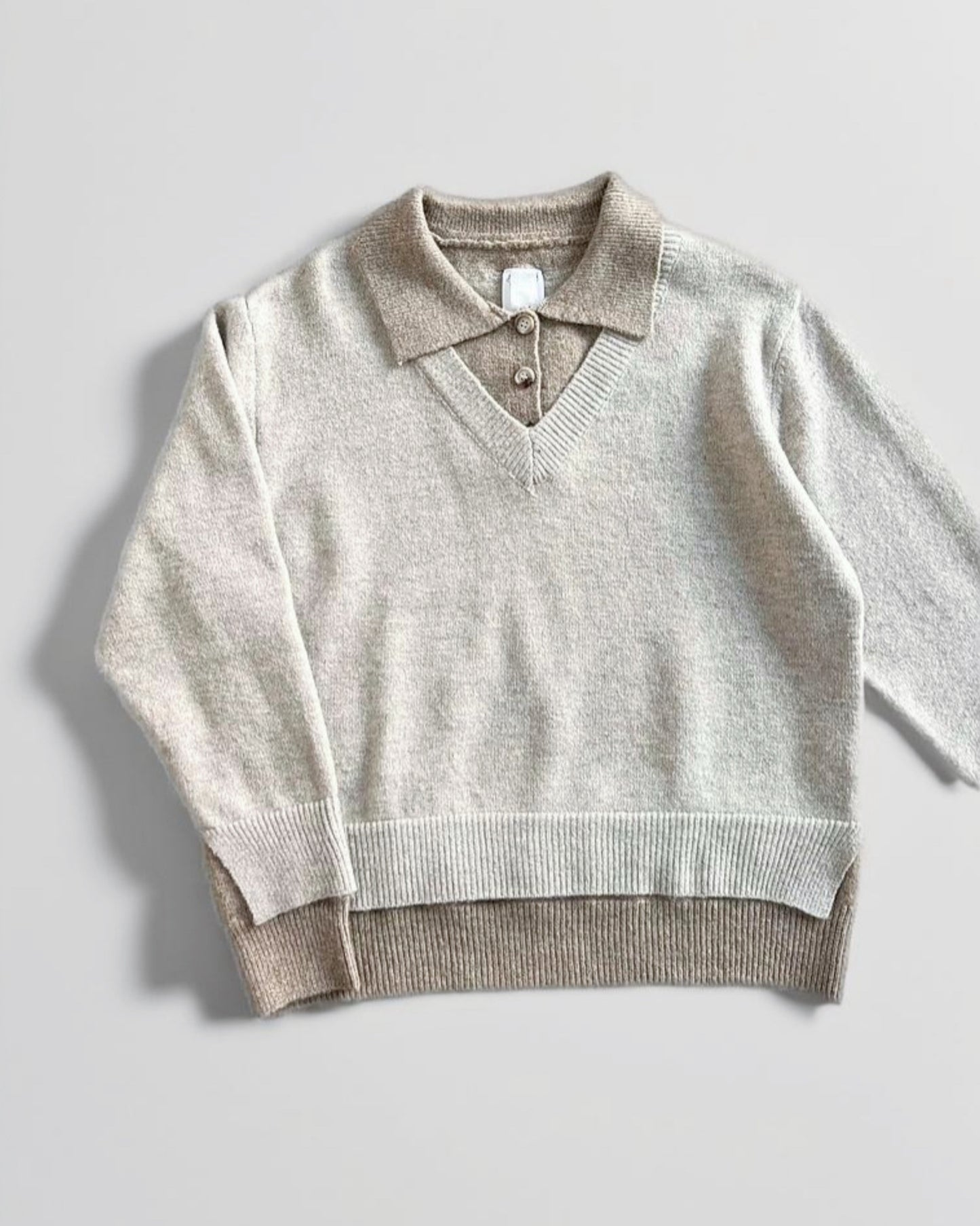 【翻領撞色毛衣,老錢鈕扣款】222